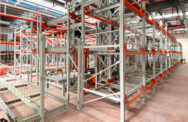 Tunner Racking Radio Shuttle Racking Pallet Runner Rack